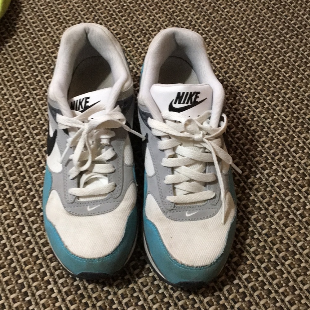 Nike air women’s sneakers